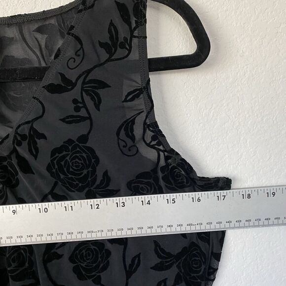 Torrid Black Flocked Rose Mesh V-Neck‎ Bodysuit Semi-Transparent 1X Whimsigoth - Picture 5 of 9